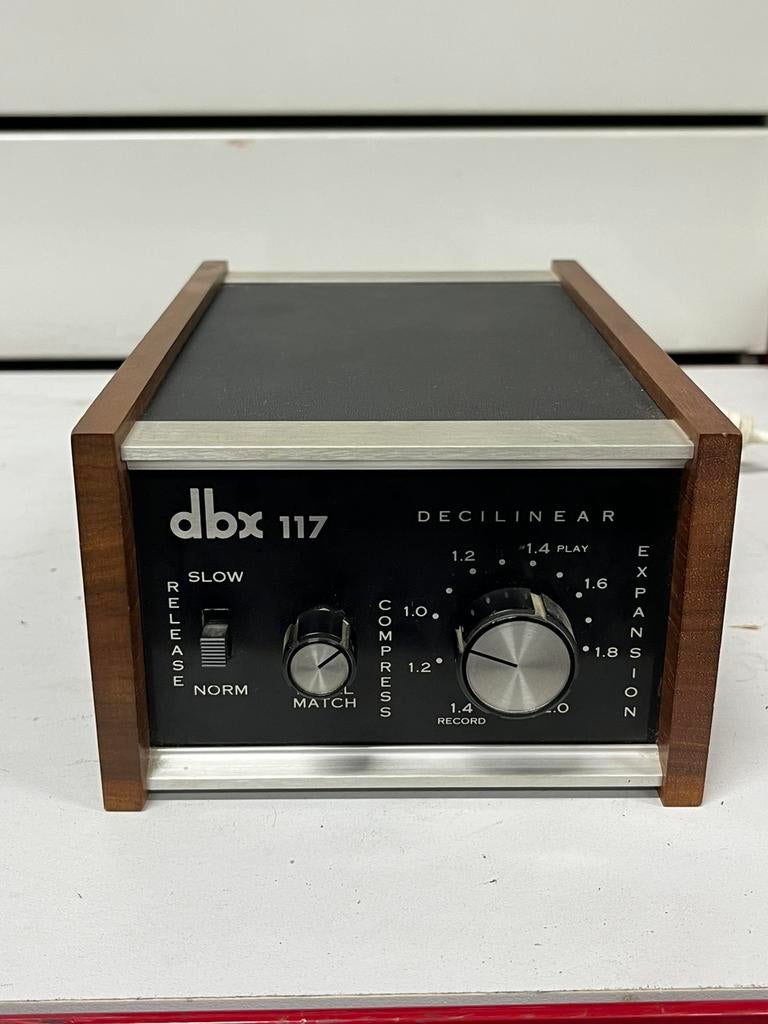 dbx 117 Decilinear Compander — Vintage hifi — houten kist, Ophalen of Verzenden, Gebruikt