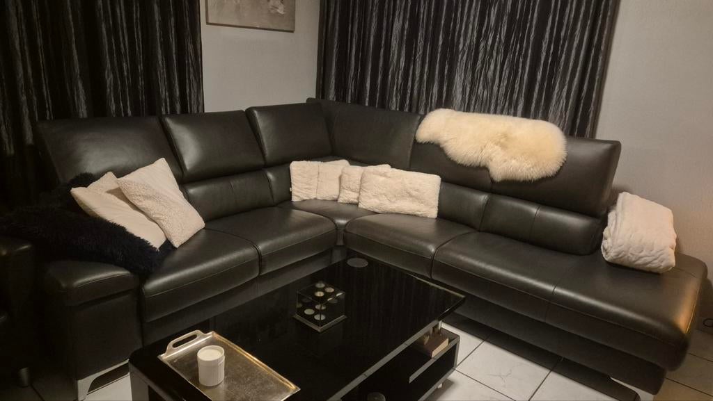 Prachtige lederen hoekzetel, Ophalen