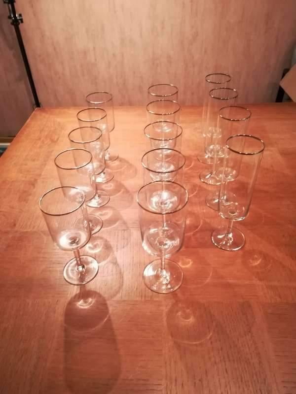 14 glazen met zilveren rand voor wijn en cava, Huis en Inrichting, Ophalen of Verzenden, Gebruikt, Glas, Glas of Glazen