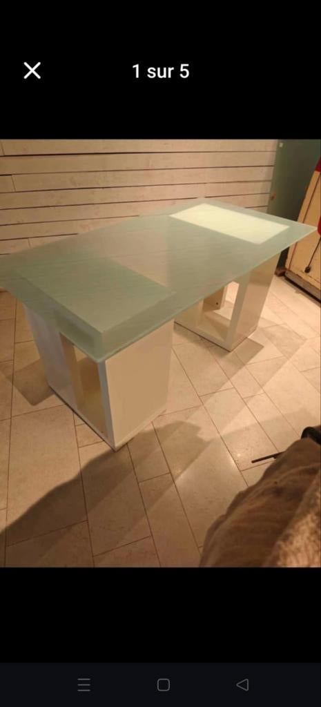 Bureau Ikea, Enlèvement