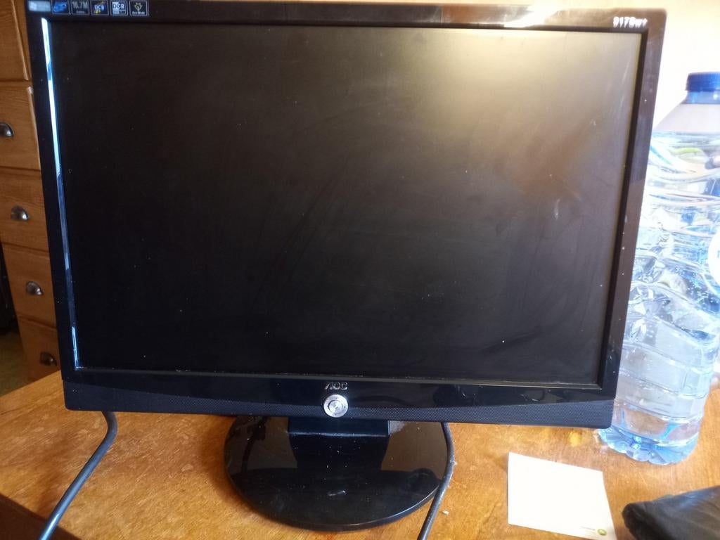 AOC 19" 50cm Beelscherm (incl kabels), Enlèvement, Comme neuf
