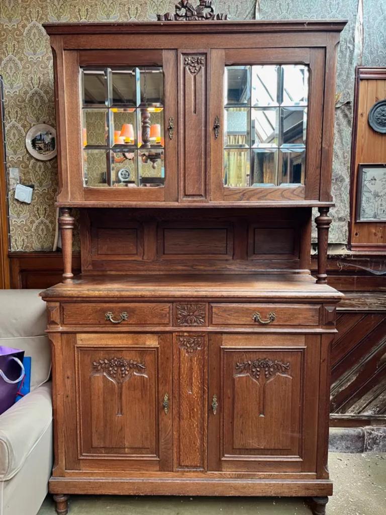 Vaisselier en chêne massif avec miroirs biseautés années 194, Maison & Meubles, Début XXe, 100 à 150 cm, Enlèvement, Utilisé