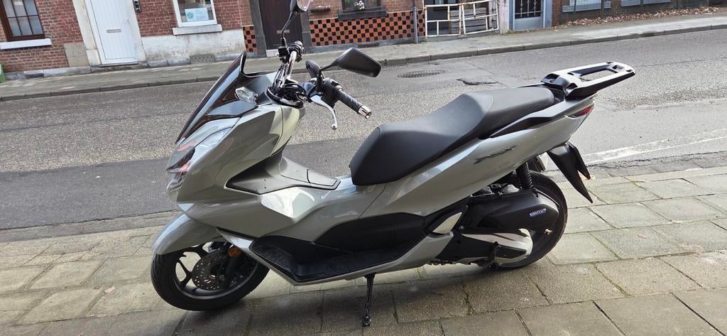 TE KOOP — Honda PCX 125 (2023) — Uitstekende staat - foto 3