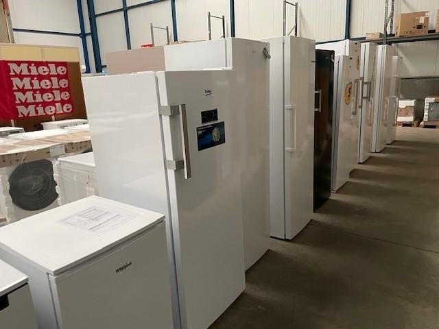 Vente d'actions à bas prix de congélateurs No Frost, Electroménager, Congélateurs, Neuf, Congélateur, Classe énergétique A ou plus économe