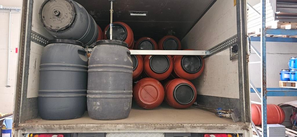 Grandes cuves de 220 litres 3+1 gratuites, Jardin & Terrasse, Barils de pluie, Enlèvement, Comme neuf