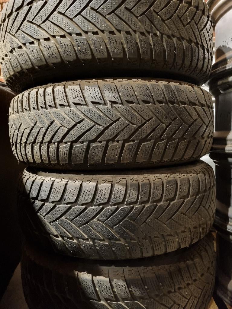 BMW winterbanden op velg 15” 1-serie 3-serie, Autos : Pièces & Accessoires, Pneus & Jantes, Pneus et Jantes, Pneus hiver, 15 pouces