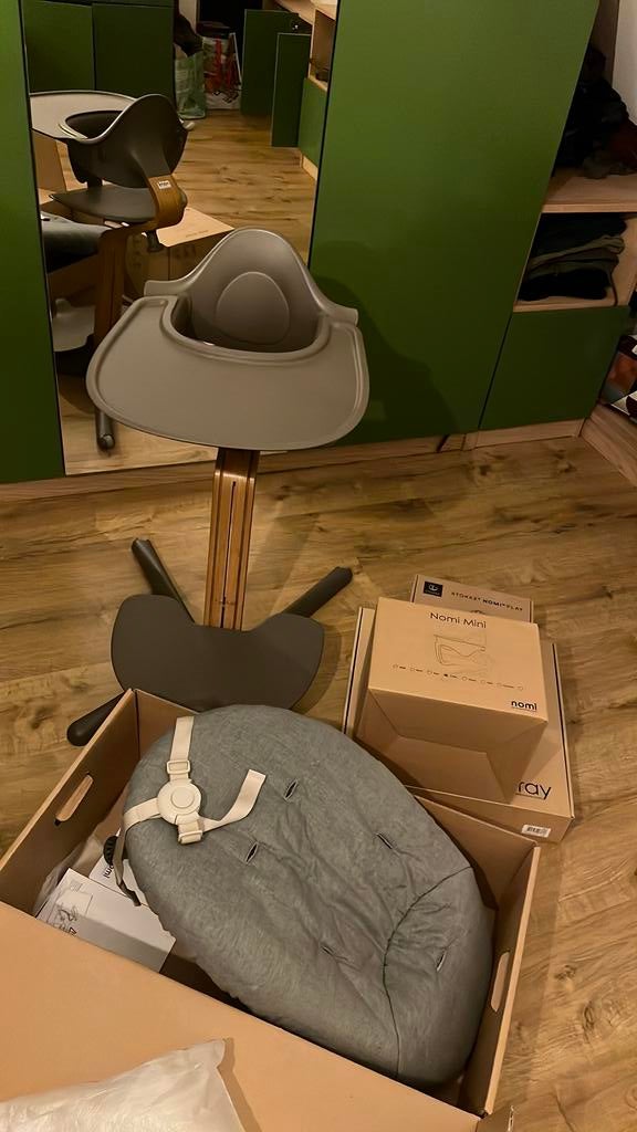 Complete set design Stokke NOMI baby en kinderstoel, Kinderen en Baby's, Kinderstoelen, Meegroeistoel, Afneembaar eetblad, Gordel(s)