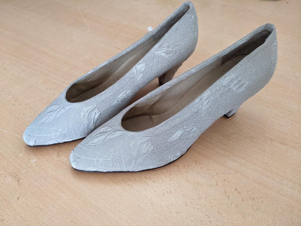 chaussures vintage pour femmes, Beige, Comme neuf, Enlèvement, Chaussures basses