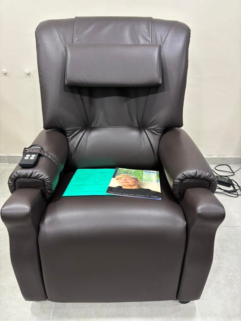 LUXE ELEKTRISCHE RELAXZETEL MET 3 MOT. NOG 3 JAAR GARANTIE!, Huis en Inrichting, Ophalen of Verzenden, Zo goed als nieuw, Relaxzetel fauteuil relax zetel relaxfauteuil relaxstoel