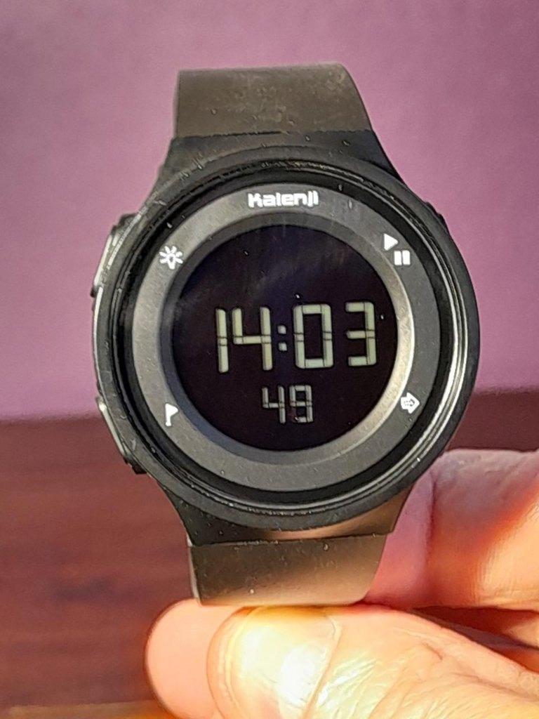 Montre Decathlon Kalenji W500, Bijoux, Sacs & Beauté, Enlèvement, Comme neuf