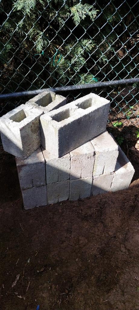 Betonblokken verschillende soorten., Doe-het-zelf en Bouw, Metselstenen, Ophalen