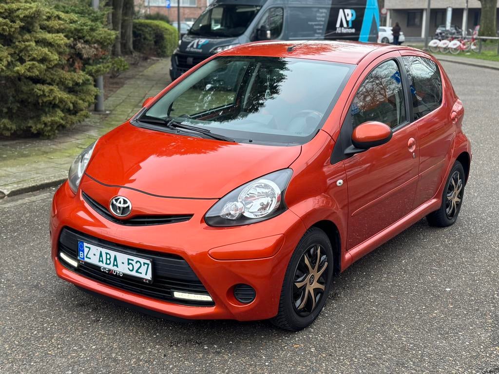 TOYOTA AYGO // AIRCO // BENZINE, Auto's, Toyota, Euro 5, Xenon verlichting, Overige kleuren, Bedrijf