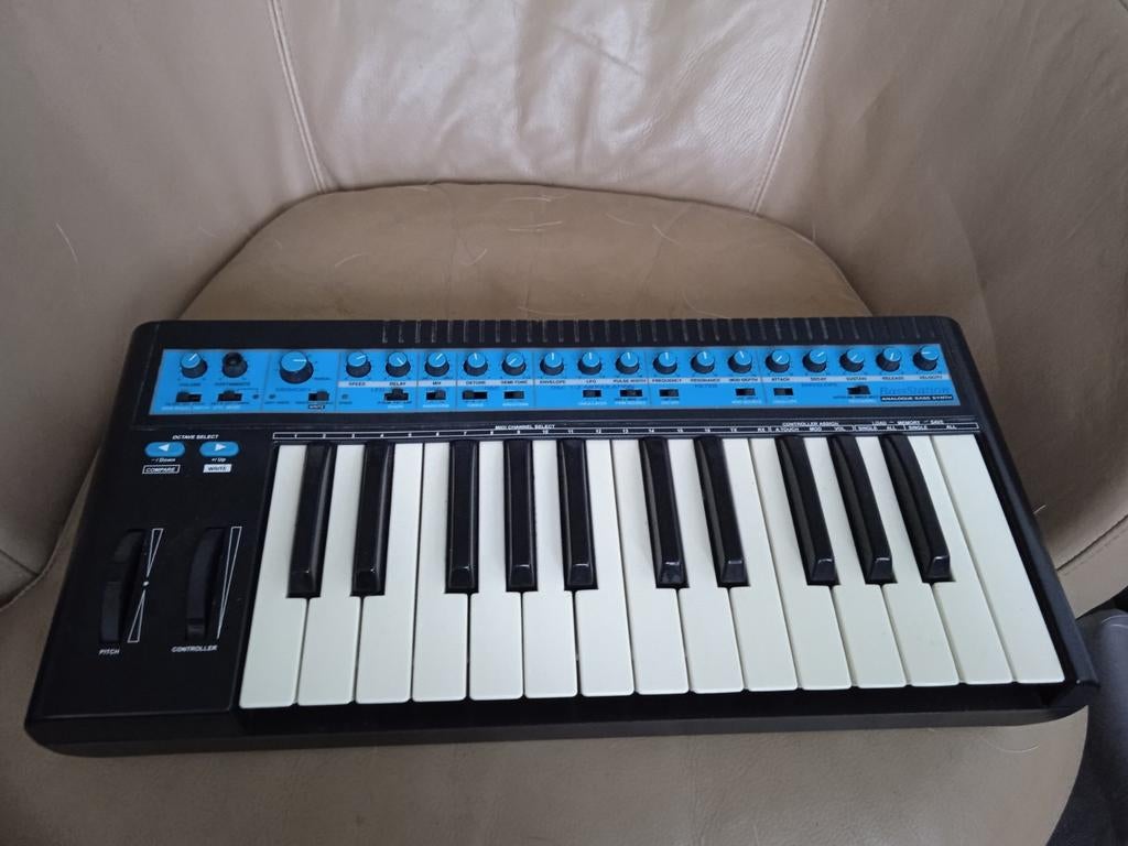 Novation bass station analog