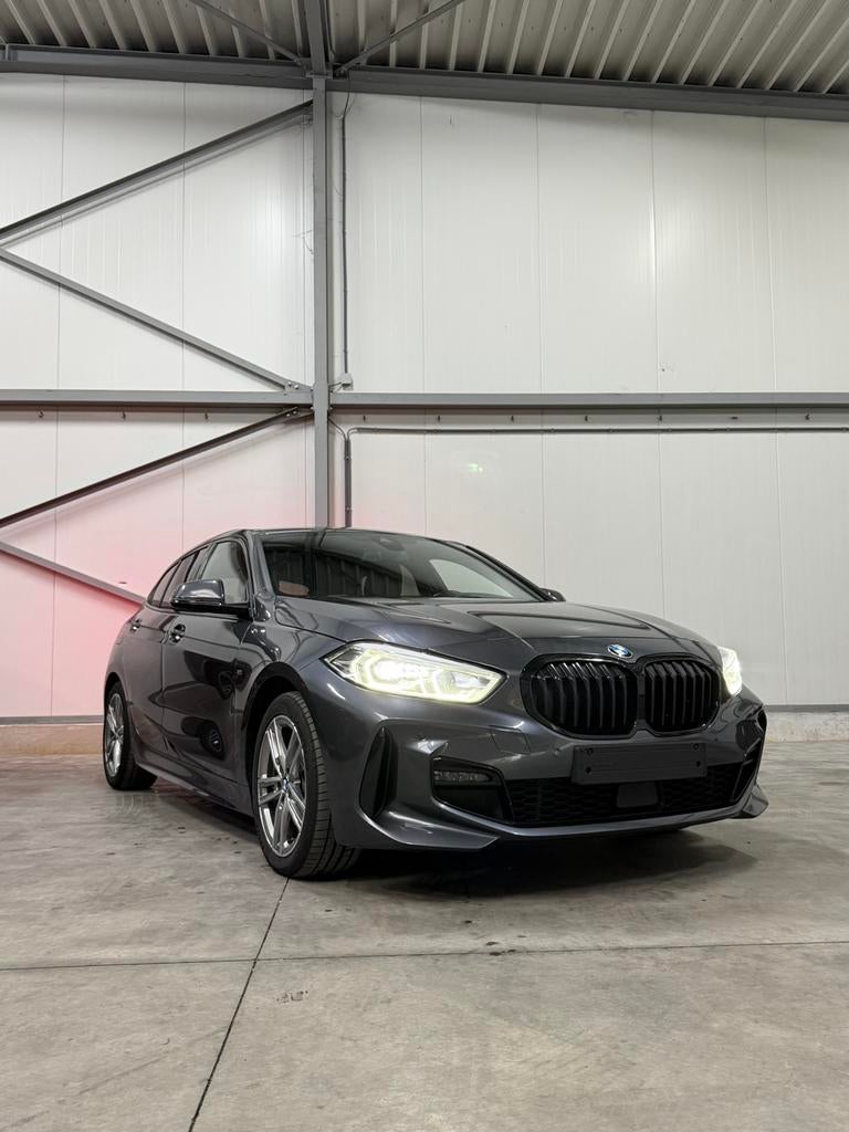 Bmw 118d 2021 Automaat M-pack (Overname mogelijk), Auto's, BMW, Automaat, 1 Reeks, Leder, Bedrijf