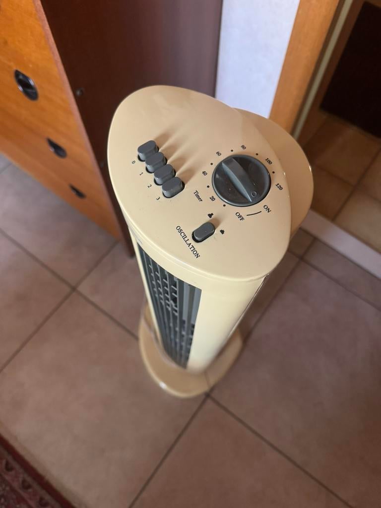 Beige ventilator, Elektronische apparatuur, Ventilatoren, Ophalen, Zo goed als nieuw