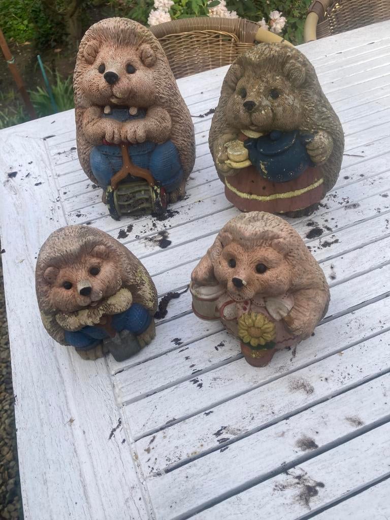 Set van 4 egeltjes in hars, Enlèvement, Utilisé