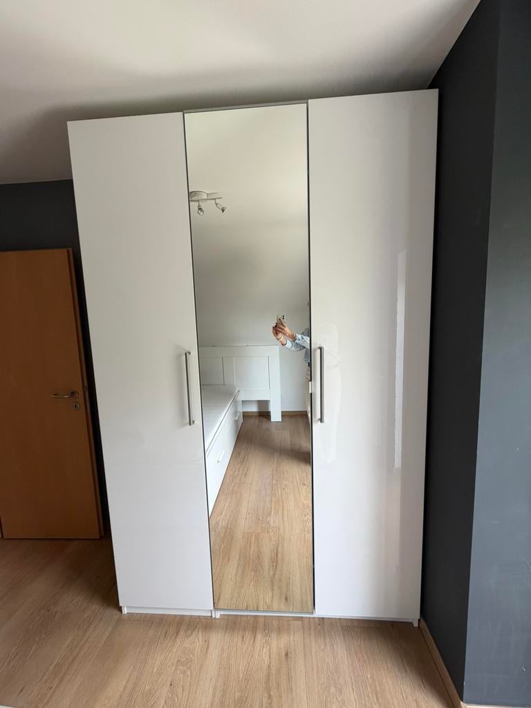 3-deurs kledingkast, Huis en Inrichting, Kasten | Kleerkasten, 100 tot 150 cm, 200 cm of meer, Zo goed als nieuw, 50 tot 75 cm