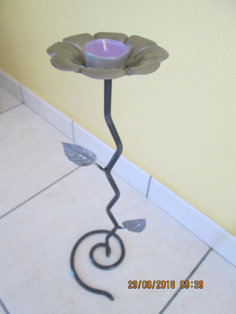 Bougeoir en fer forgé sur pied Design, Maison & Meubles, Accessoires pour la Maison | Bougeoirs & Bougies, Neuf, Chandelier, 25 à 50 cm