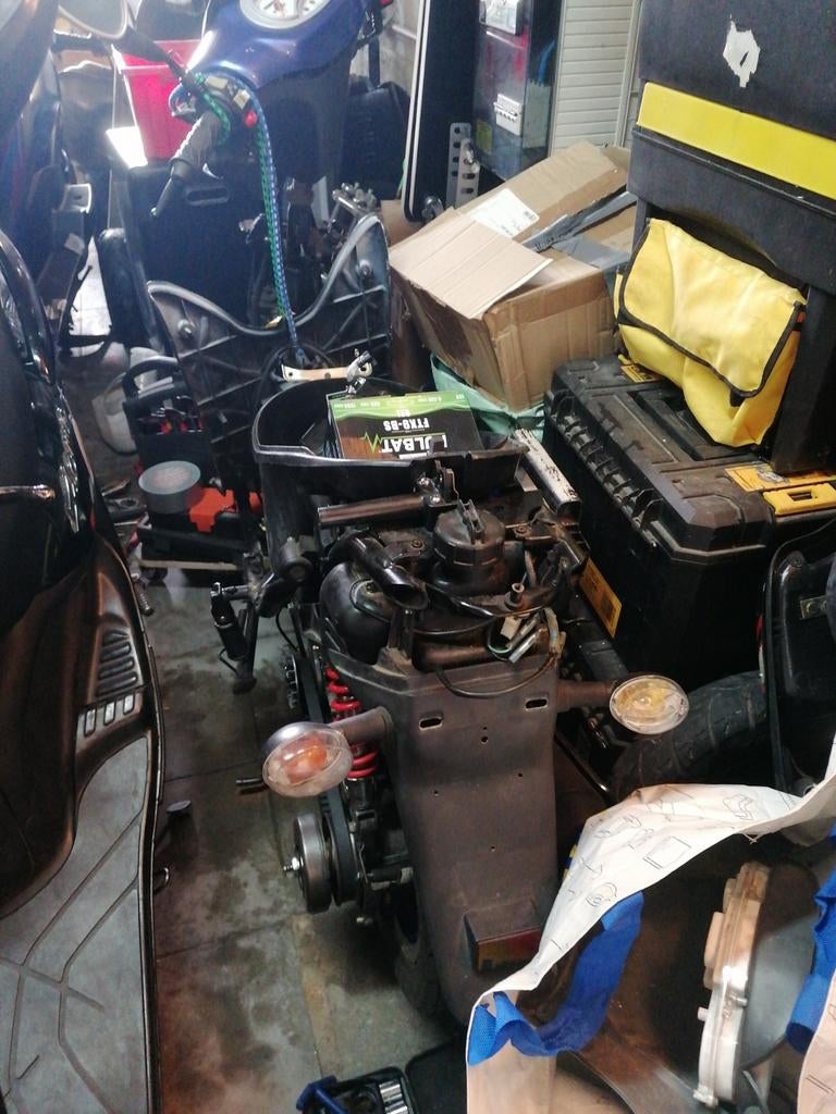 Keeway hurricane 2006 2t 50cc, Fietsen en Brommers, Ophalen, Blok