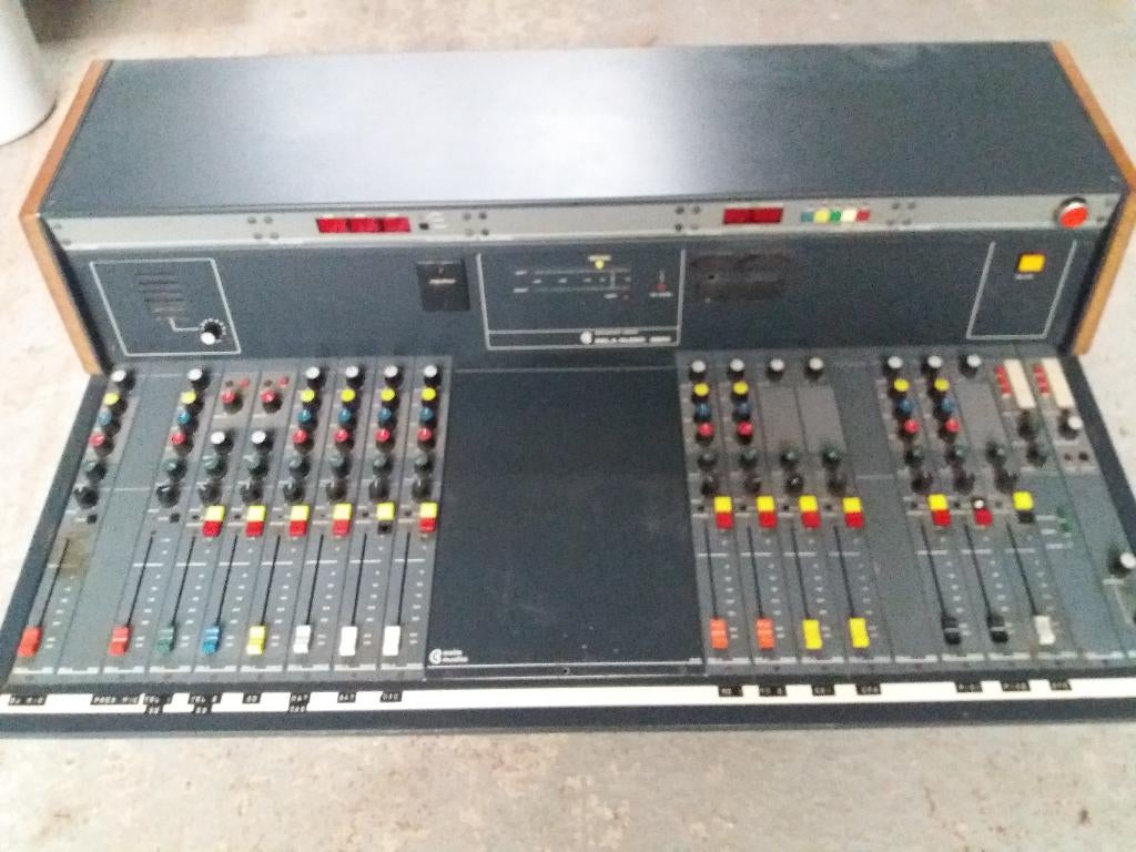 Console de mixage, Musique & Instruments, Enlèvement ou Envoi, Utilisé