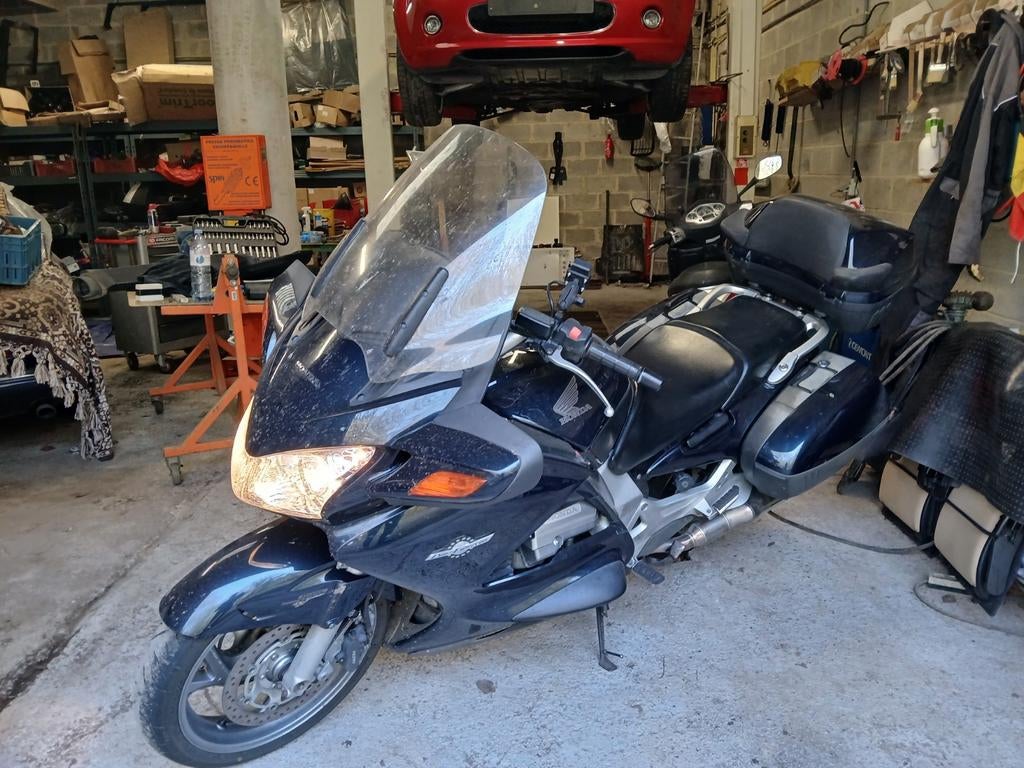 Honda ST1300 Pan-Europees, Motoren, 4 cilinders, Motorrijbewijs A, Cardan-aandrijving, Particulier
