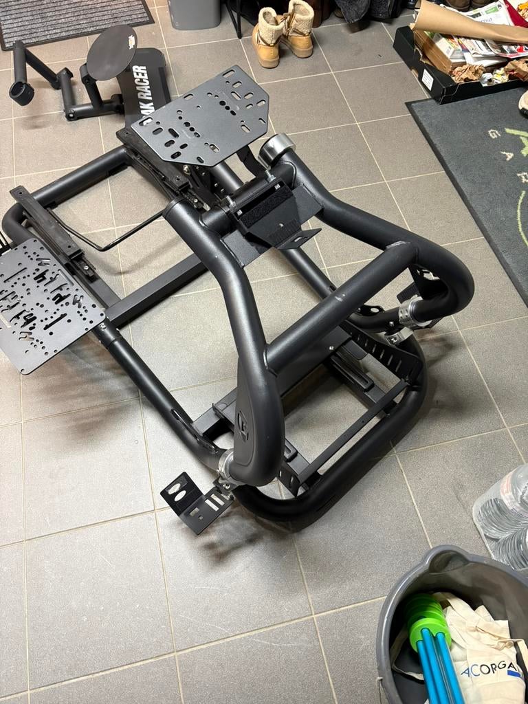 Chassis simracing trakracer TR8 simrig, Consoles de jeu & Jeux vidéo, Jeux | PC, Enlèvement