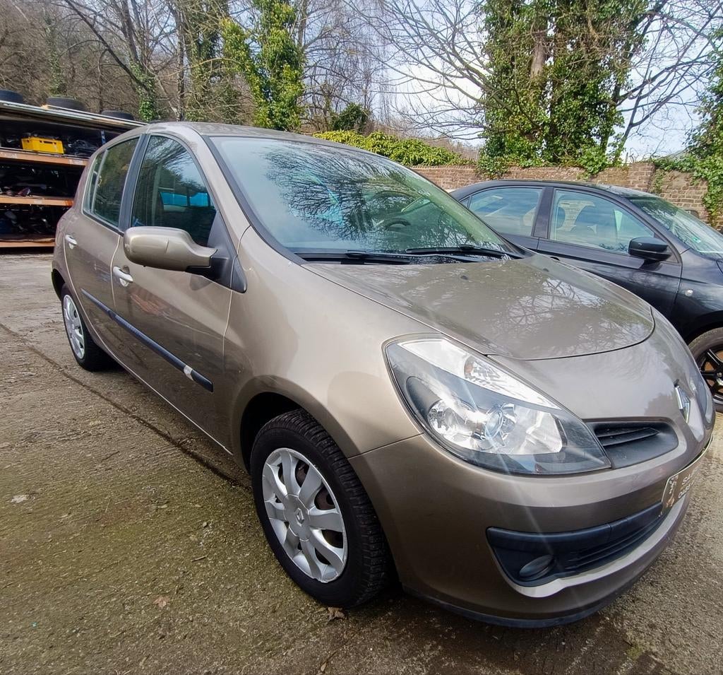 Renault clio 1.2 essence (automatique) 99000kmgarantie, Auto's, Renault, Automaat, Bedrijf, Clio, Te koop