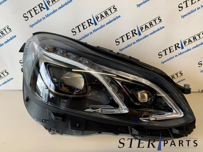 Phare droit d'un Mercedes E-Klasse, Neuf, -, -, Enlèvement ou Envoi