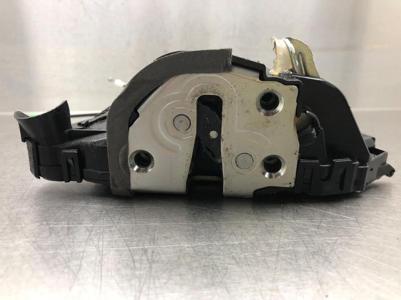 SERRURE DE PORTE RODS AVANT DROIT Toyota Yaris II (P9), Autos : Pièces & Accessoires, Autres pièces automobiles, Toyota, Utilisé