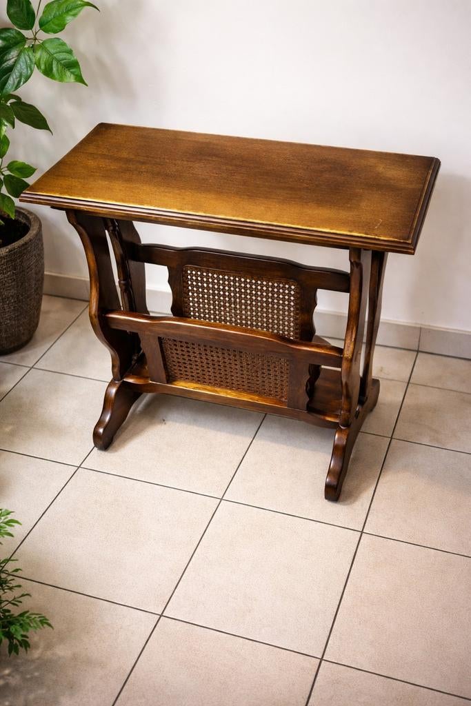 Japanse Karimoku Koloniaal bijzettafel met tijdschriftenrek, Ophalen