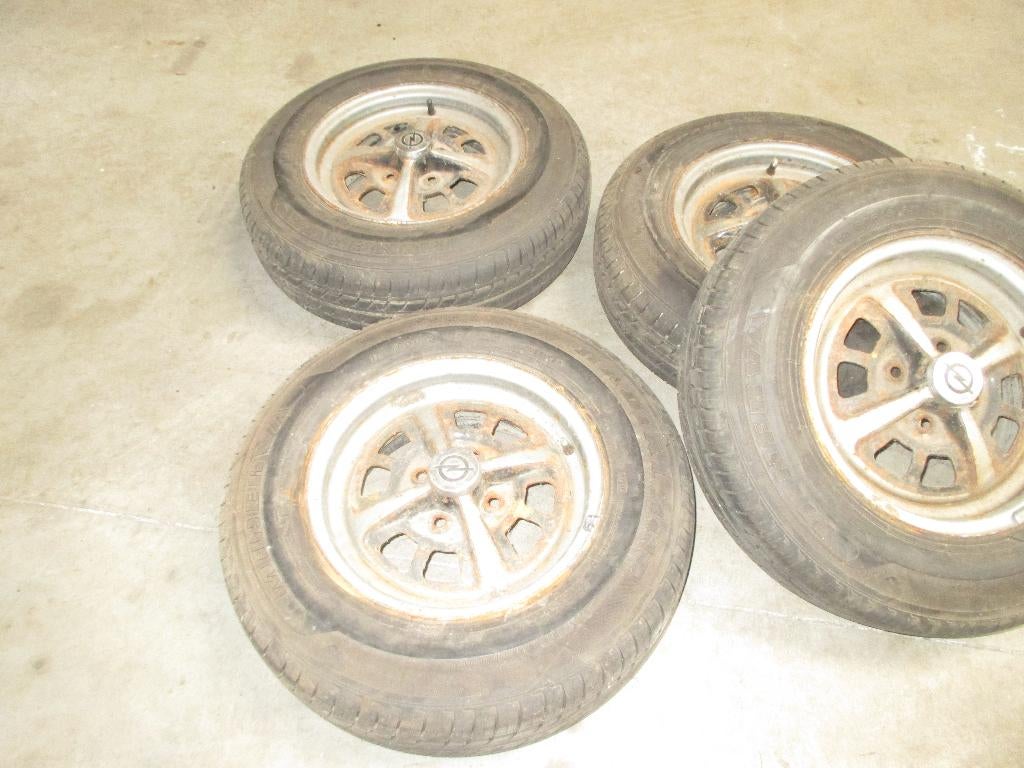 OPEL KADETT  WIELEN, Autos : Pièces & Accessoires, Pneus & Jantes, Pneus et Jantes, Véhicule de tourisme, Pneus été, Enlèvement