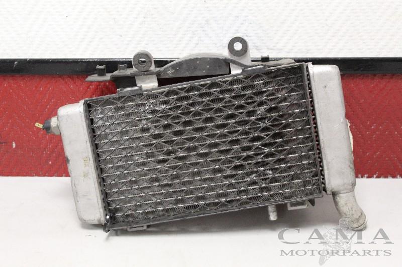 RADIATEUR GAUCHE Honda VFR 800 Fi 1998-2001 (VFR800Fi RC46), Motos, Dhr. S. di Majo, Utilisé, Info@cama-motorparts.nl, P.J. Troelstraweg 8 8
3144 CX  MAASSLUIS, NL