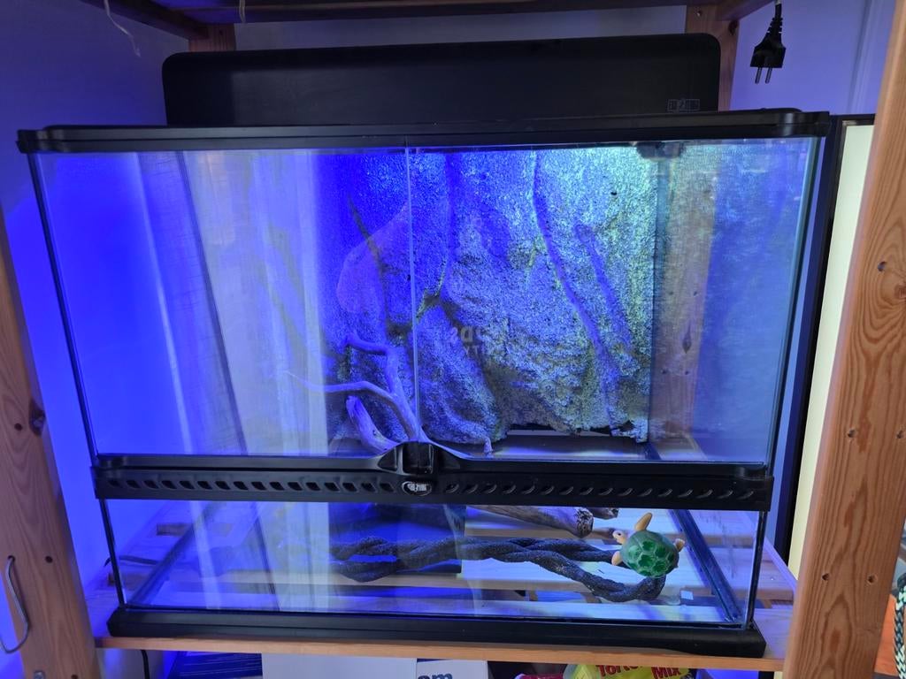 Terrarium Exo Terra 60x45x45, Eclairage, tapis chauffant.
