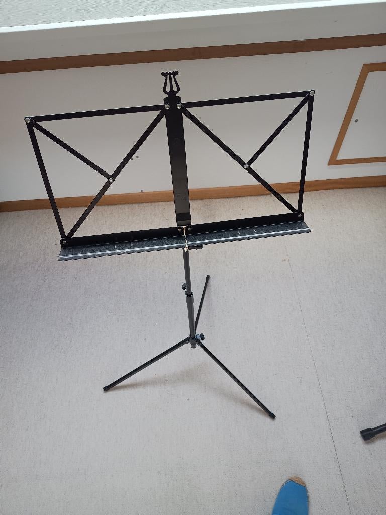 Pupitre K&M partitions musique, Enlèvement, Comme neuf