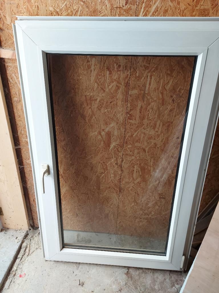 Fenêtre (90 x 135 cm) - double vitrage - très bon état !, Bricolage & Construction, Vitres, Châssis & Fenêtres, Enlèvement, Utilisé