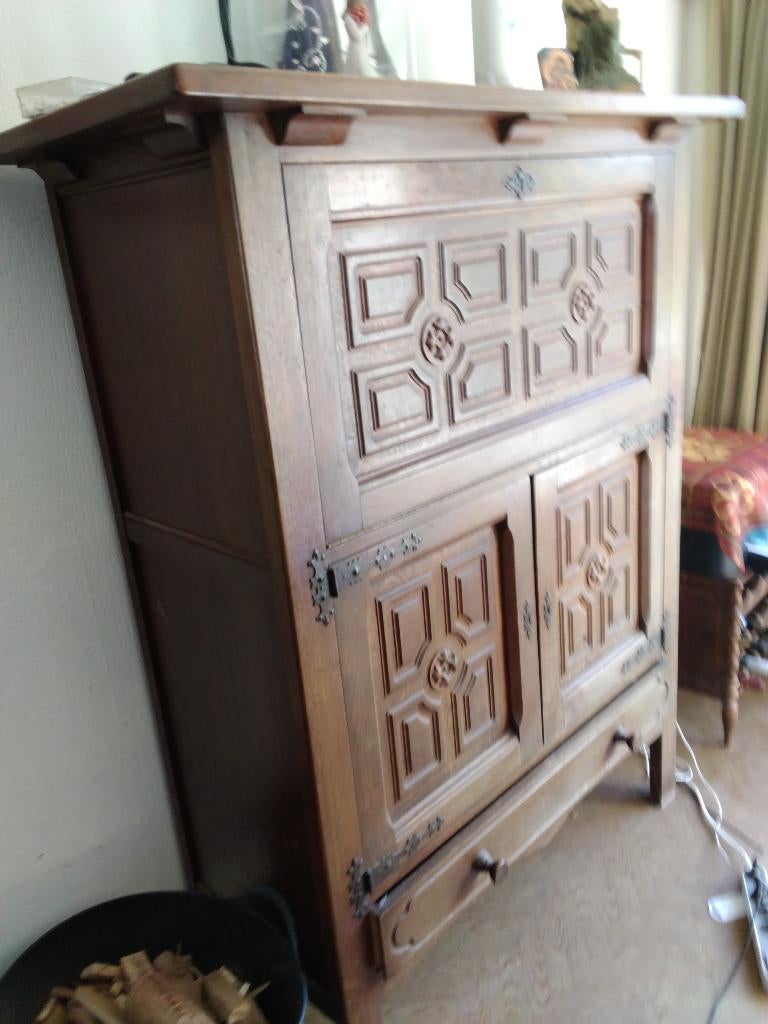 2 houten kasten eetkamer woonkamer, Ophalen