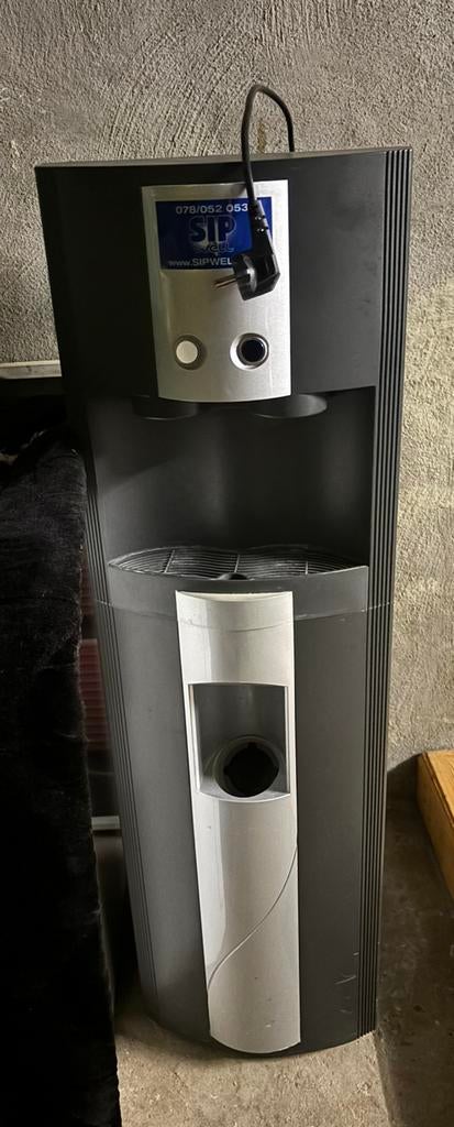 Waterdispenser  SIPWELL modèle : WFP-72ELL, Electroménager, Refroidisseurs d'eau, Enlèvement, Comme neuf