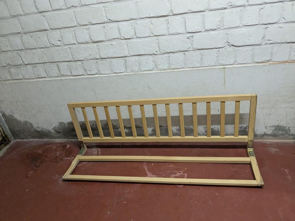 Quax houten bedhek, Hout