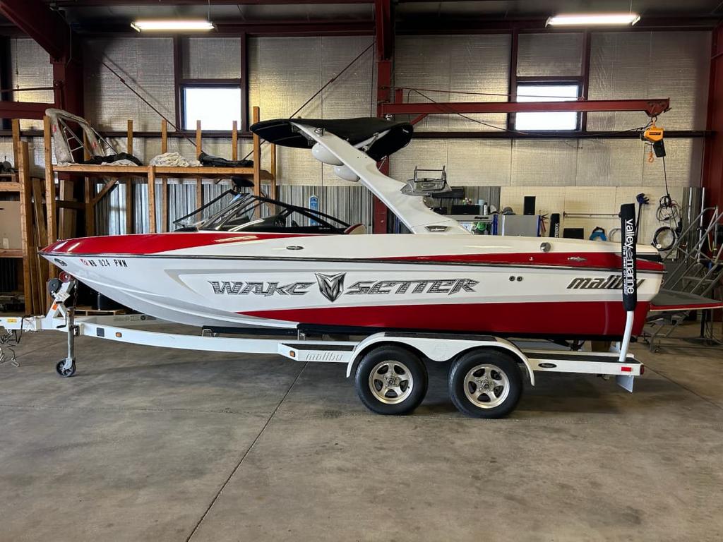 Malibu 23 VLX, Watersport en Boten, Speedboten, Ophalen, Binnenboordmotor, 6 meter of meer, Zo goed als nieuw