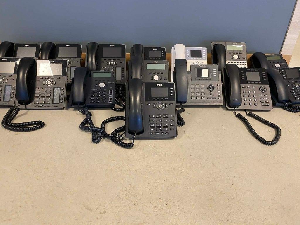 Lot de 15 téléphones IP Snom, Yealink, Grandstream, Télécoms, Enlèvement, Comme neuf