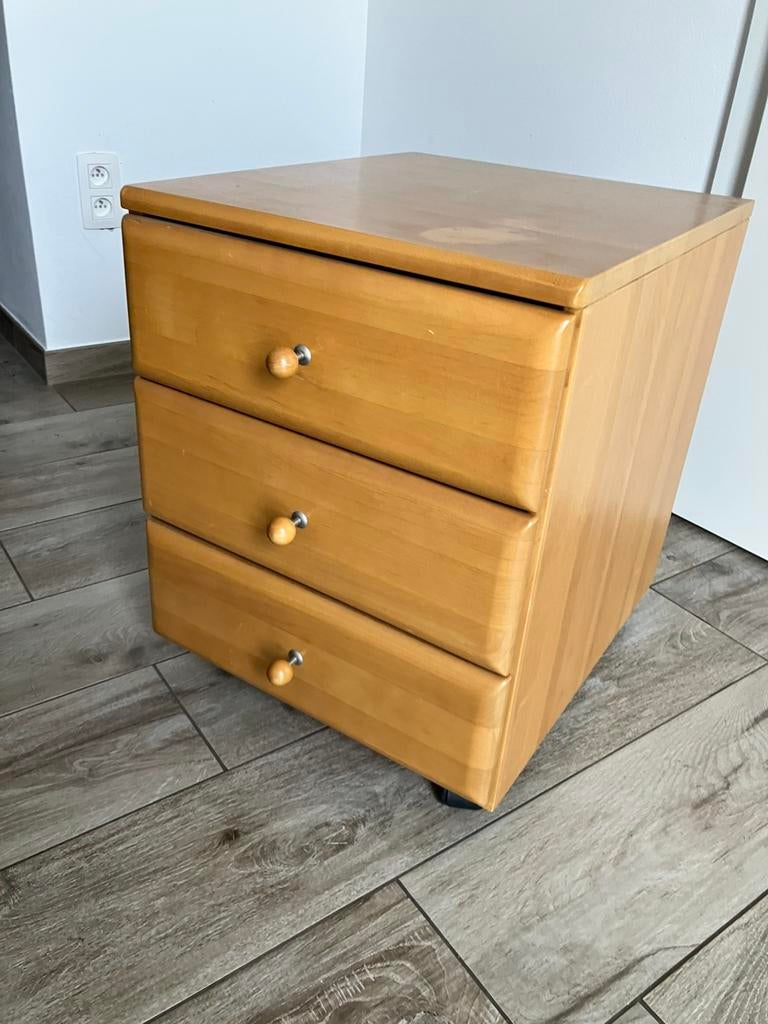 caisson à roulettes — Klein ladekastje, Enlèvement, Utilisé