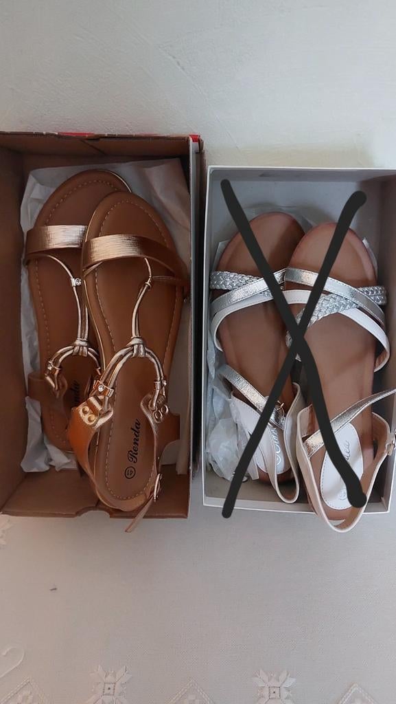 Zomerschoenen
Gouden kleur maat 41, Ophalen of Verzenden