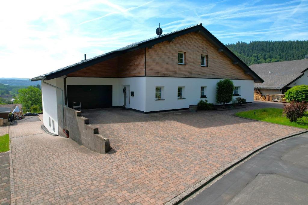 Prachtig gelegen, riant landhuis in de Eifel, Immo, 264 m², Woonhuis, Duitsland, Landelijk