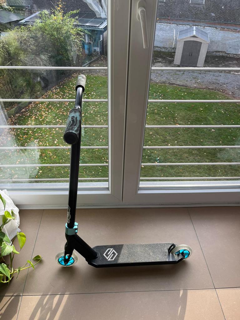 Trotinette freestyle, Vélos & Vélomoteurs, Enlèvement, Utilisé