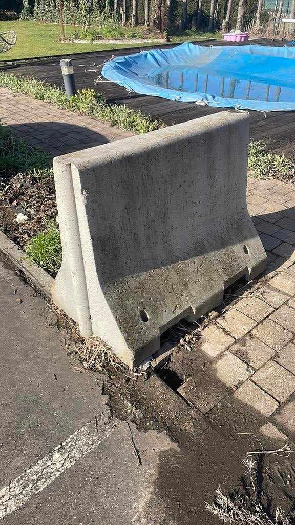 Betonnen afschijdings blokken, Tuin en Terras, Ophalen, Gebruikt, Beton