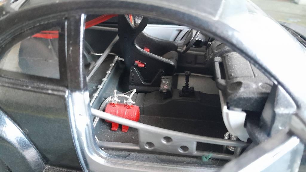 1/18  Vw new beetle cup. 1999 (Zonder doos), Enlèvement, Utilisé, Voiture, Autres marques