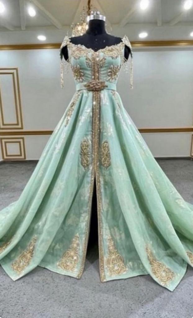 Lebsa caftan a vendre, Robe de gala, Taille 38/40 (M), Enlèvement ou Envoi, Vert