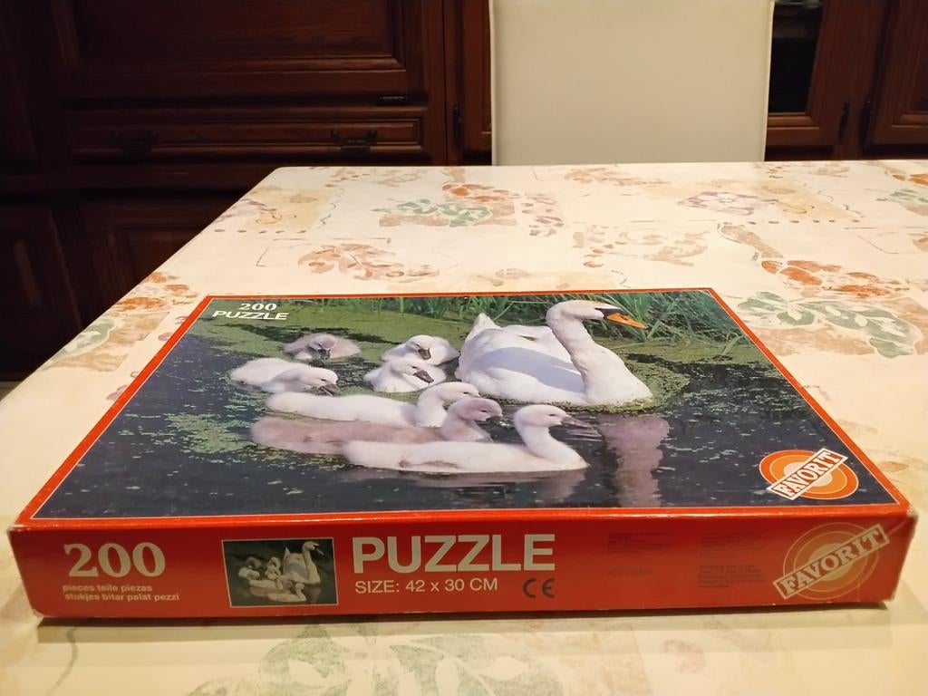 Mooie puzzel Zwanenfamilie, Hobby en Vrije tijd, Ophalen, Minder dan 500 stukjes, Gebruikt, Legpuzzel