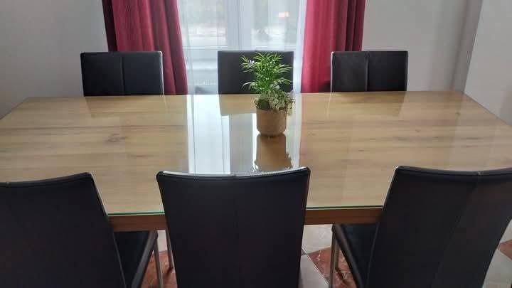 Gratis eettafel zonder stoelen, Ophalen