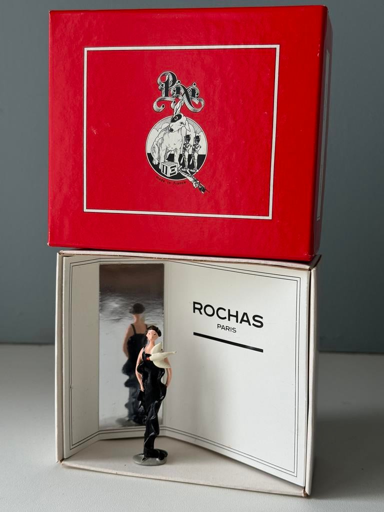 Rochas - Paris - 1934 - pixi mode - la Haute couture, Collections, Enlèvement ou Envoi, Comme neuf